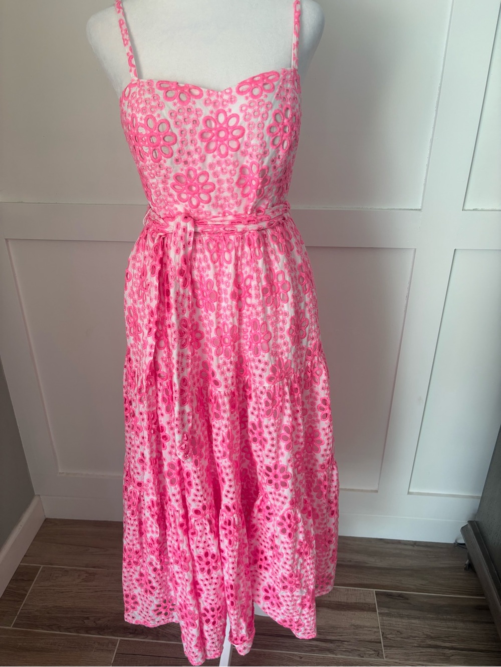 Lilly Pulitzer EDITH EYELET MIDI DRESS size 2 in excellent condition - Picture 3 of 10